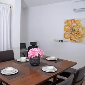 Luxury Suites Chester One Apartment